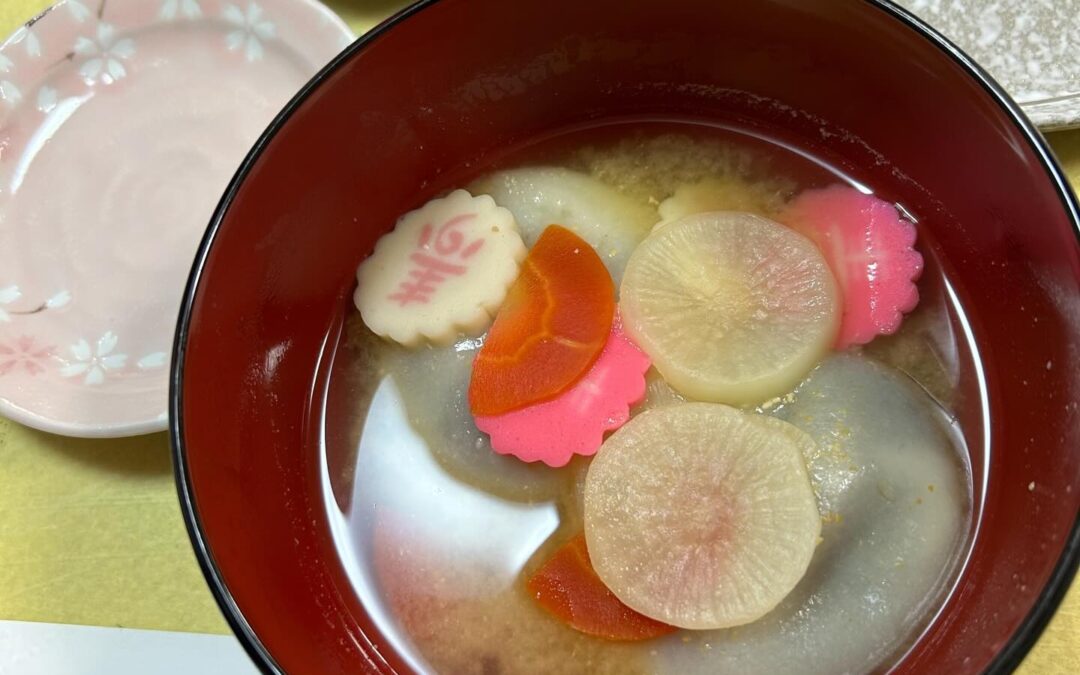 遅めのお正月の投稿ですが、お餅が余っていたので、お雑煮を食べ